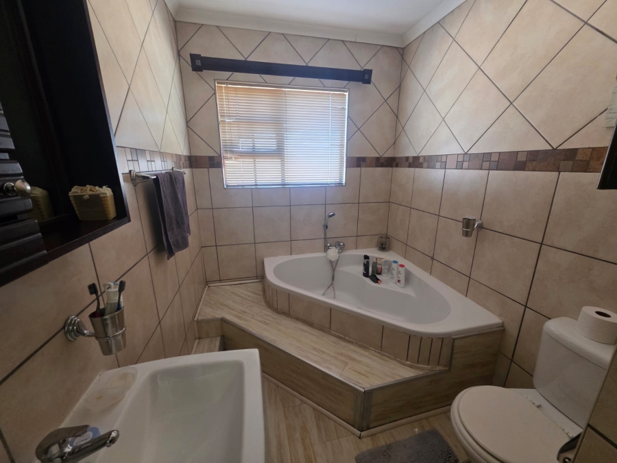 3 Bedroom Property for Sale in Vaalpark Free State